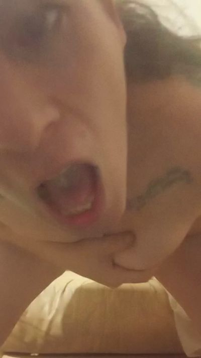 perra_sexy live cam on Cam4