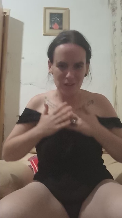 perra_sexy live cam on Cam4