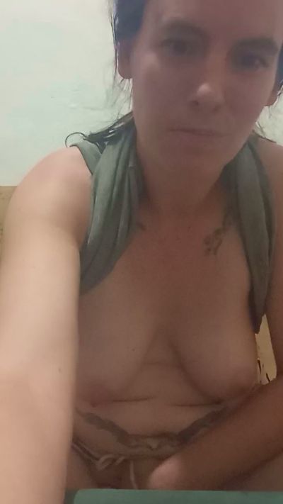 perra_sexy live cam on Cam4