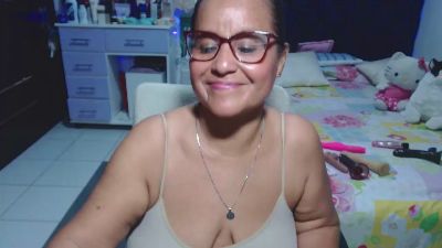 pervert_hot4 live cam on Cam4