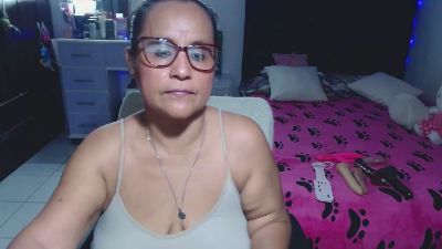 pervert_hot4 live cam on Cam4