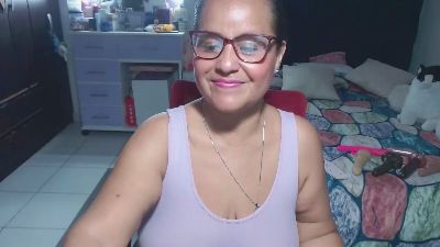 pervert_hot4 live cam on Cam4
