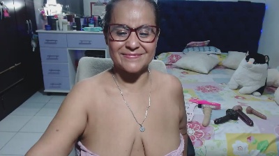pervert_hot4 live cam on Cam4