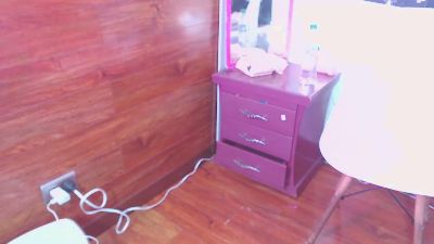 petite_coralx live cam on Cam4