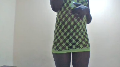 petitelavishey1 live cam on Cam4