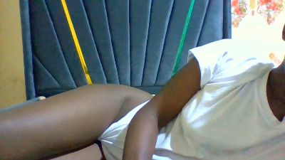 petitelavishey1 live cam on Cam4