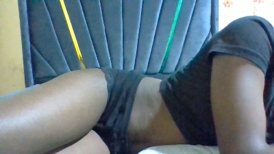 petitelavishey1 live cam on Cam4