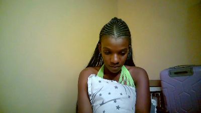 petitelavishey1 live cam on Cam4