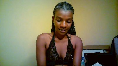 petitelavishey1 live cam on Cam4