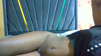 petitelavishey1 live cam on Cam4