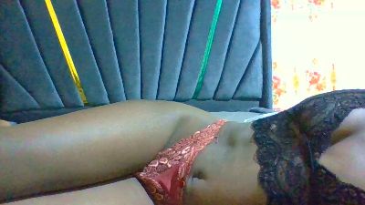 petitelavishey1 live cam on Cam4