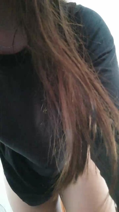 petitesantaslut live cam on Cam4