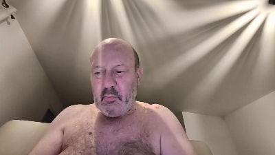 petitzizisecret live cam on Cam4