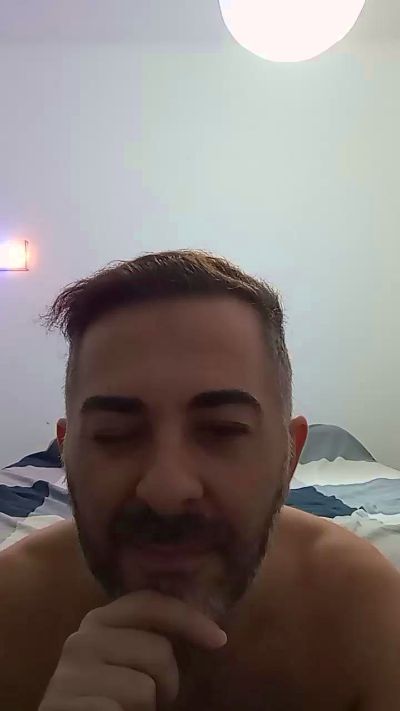 phoenixwar1984 live cam on Cam4