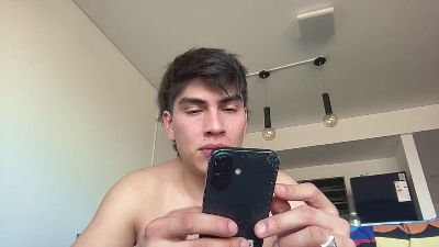 pibardo28 live cam on Cam4