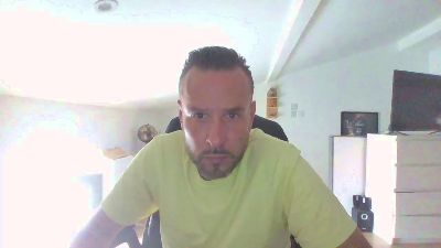pierre752 live cam on Cam4