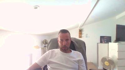 pierre752 live cam on Cam4