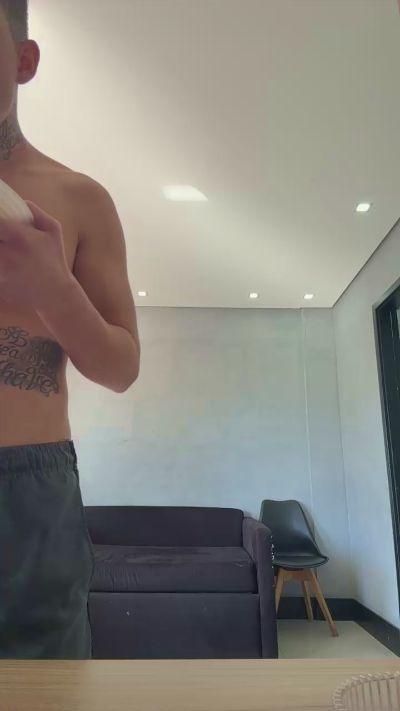 pietrolutchero live cam on Cam4