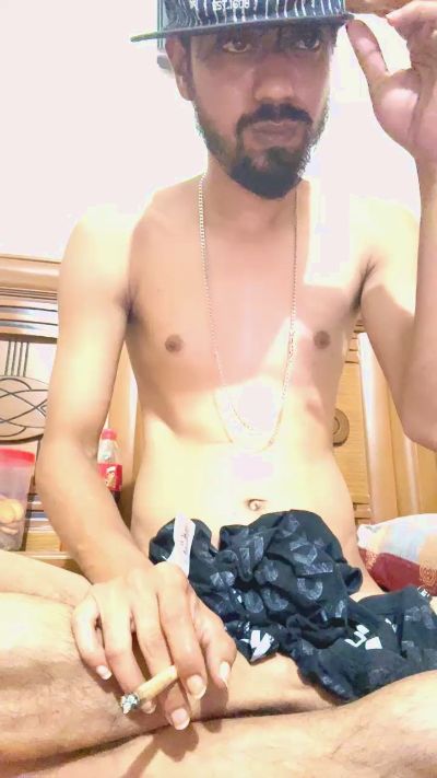 pikachuishigh live cam on Cam4