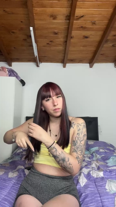 pilufrutillita2 live cam on Cam4