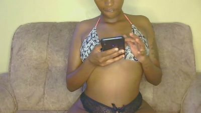 pink_cushy live cam on Cam4