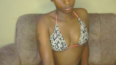 pink_cushy live cam on Cam4
