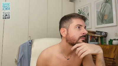 pisellone_roma live cam on Cam4