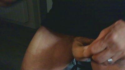 pisseloe01 live cam on Cam4