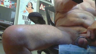 pitweakness2 live cam on Cam4