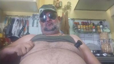 plombeur25 live cam on Cam4