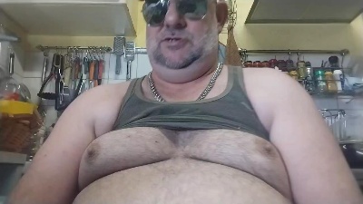 plombeur25 live cam on Cam4