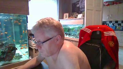 pmjones2 live cam on Cam4