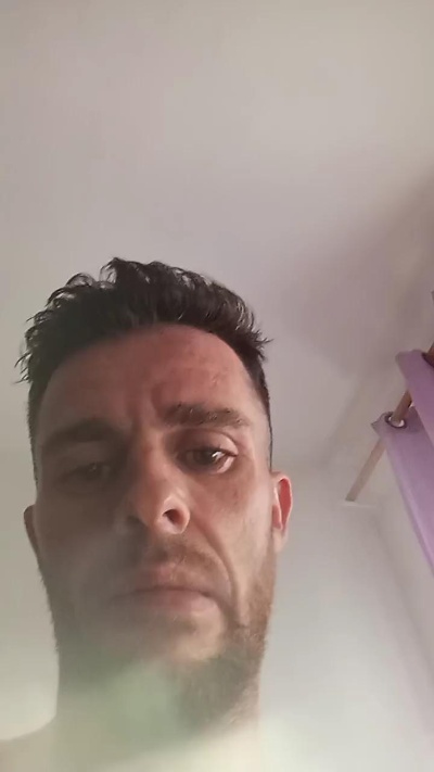 pocholo30 live cam on Cam4
