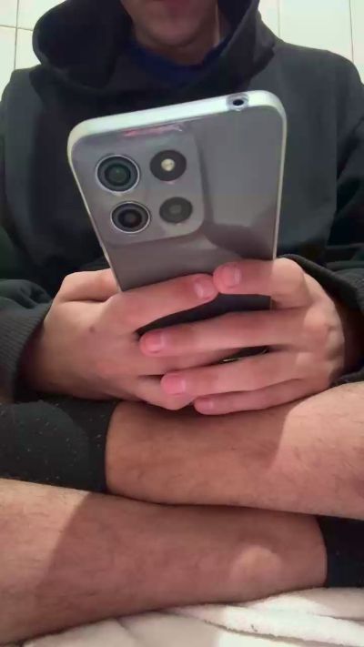 ponche12 live cam on Cam4