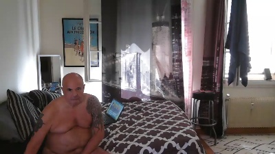 poppers50 live cam on Cam4