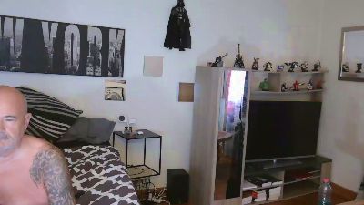 poppers50 live cam on Cam4