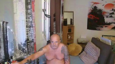 poppers50 live cam on Cam4