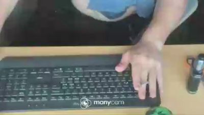 porcone774 live cam on Cam4