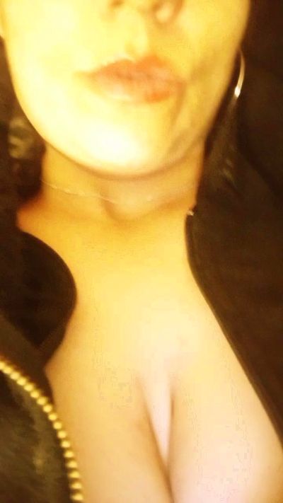 potra_hot live cam on Cam4
