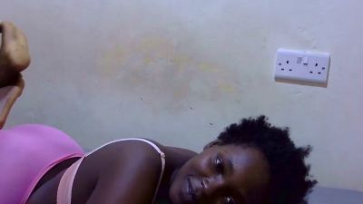 pretty_leila1 live cam on Cam4