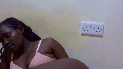 pretty_leila1 live cam on Cam4