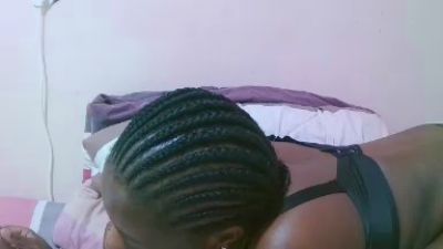 pretty_sonia live cam on Cam4
