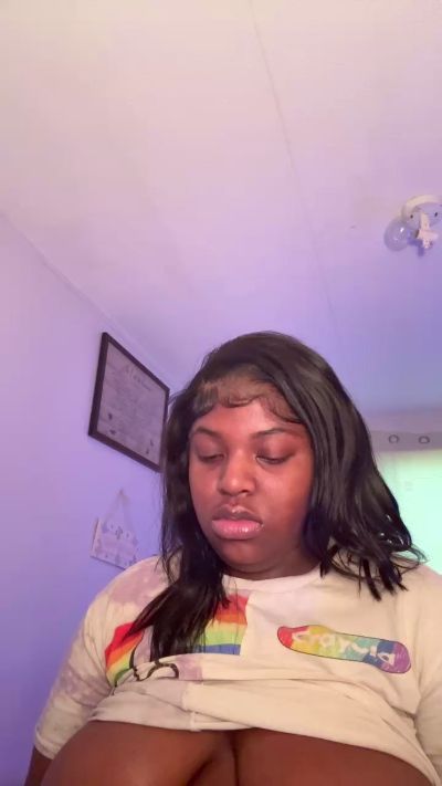 prettydiamond23 live cam on Cam4