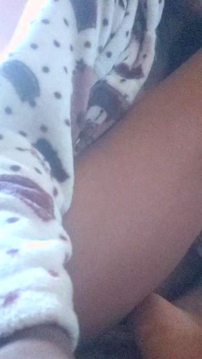 prisca27 live cam on Cam4