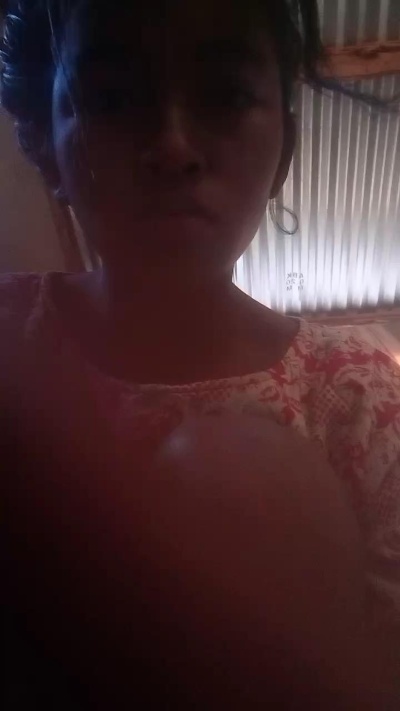 prisca27 live cam on Cam4