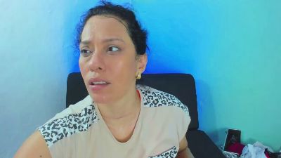priscilasmiith live cam on Cam4