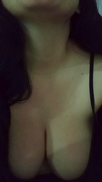 priscilaxxx3 live cam on Cam4