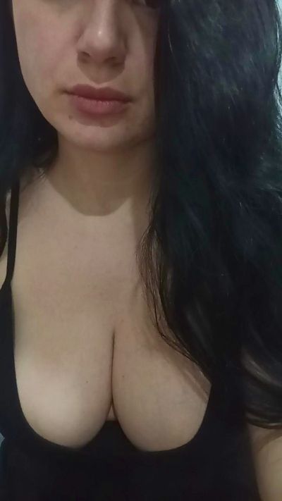 priscilaxxx3 live cam on Cam4