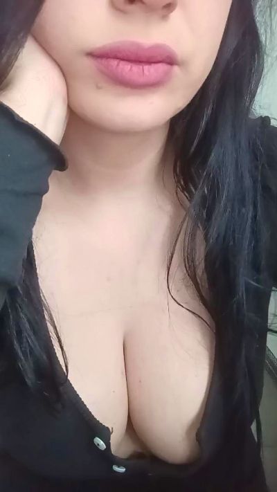 priscilaxxx3 live cam on Cam4