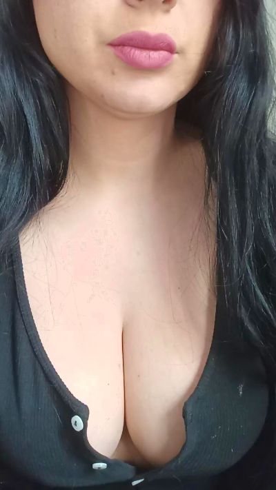 priscilaxxx3 live cam on Cam4